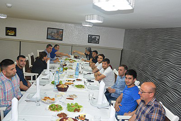 MZ Group Azərbaycan kollektivi iftar sevinci